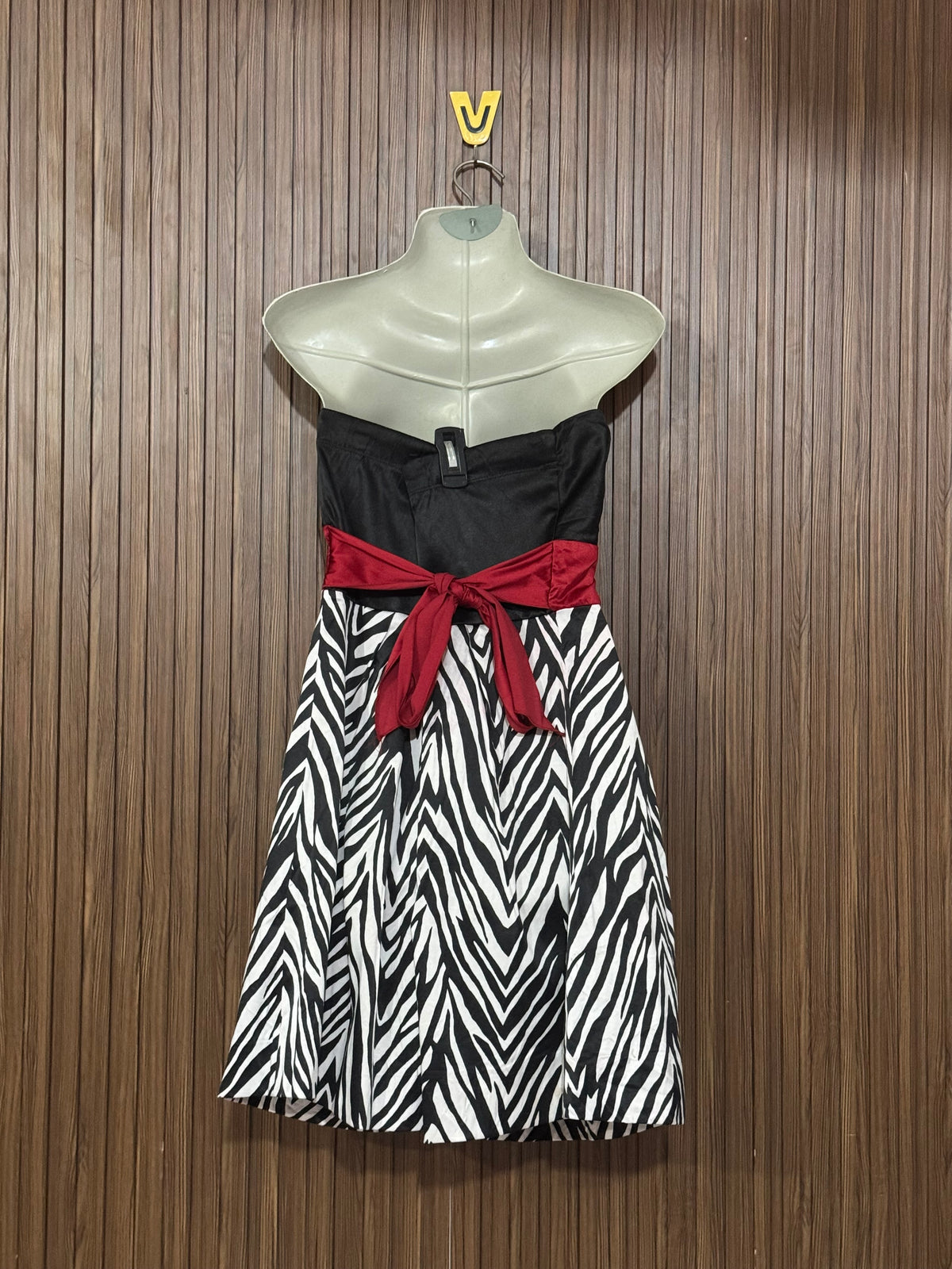 Chest 17 Length 27 Fabric Silk Satin Glam
