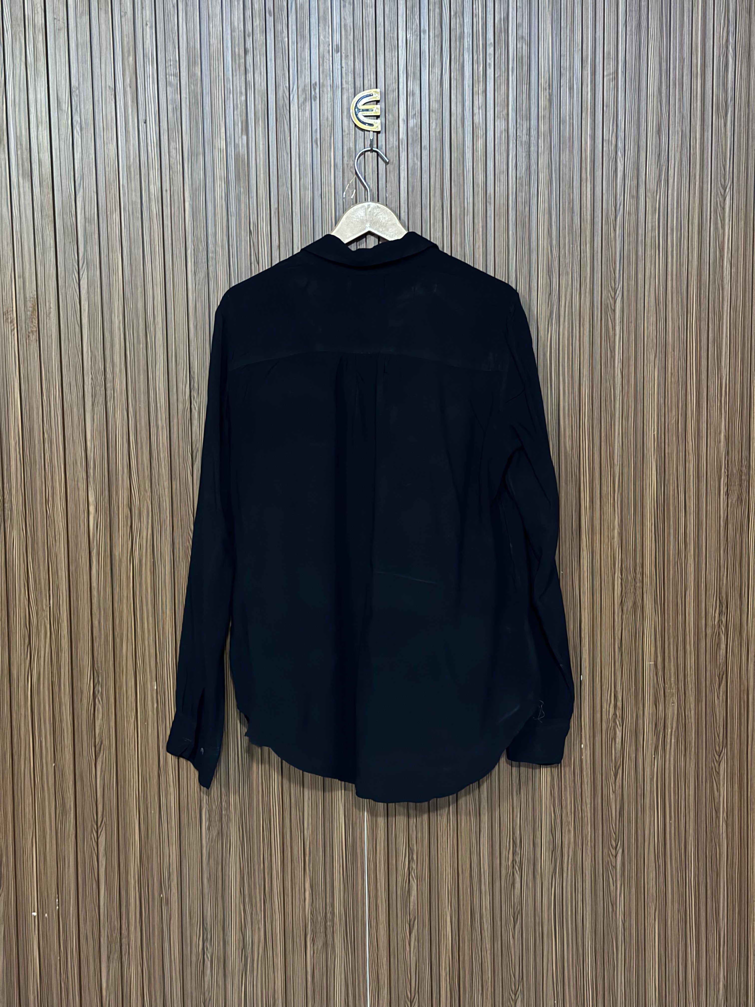 Chest 23 Length 27 Fabric Silk V Neck Collared