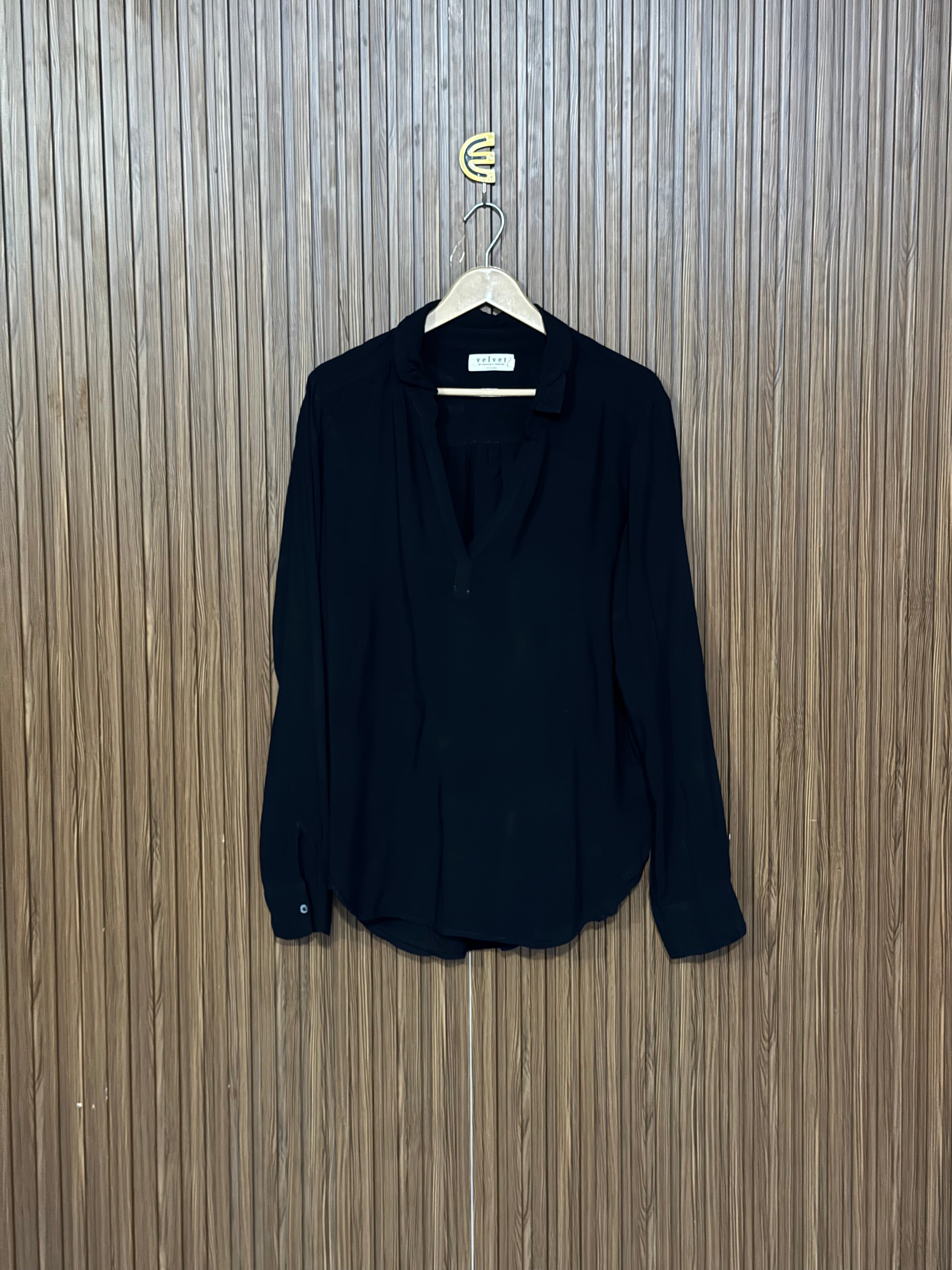 Chest 23 Length 27 Fabric Silk V Neck Collared
