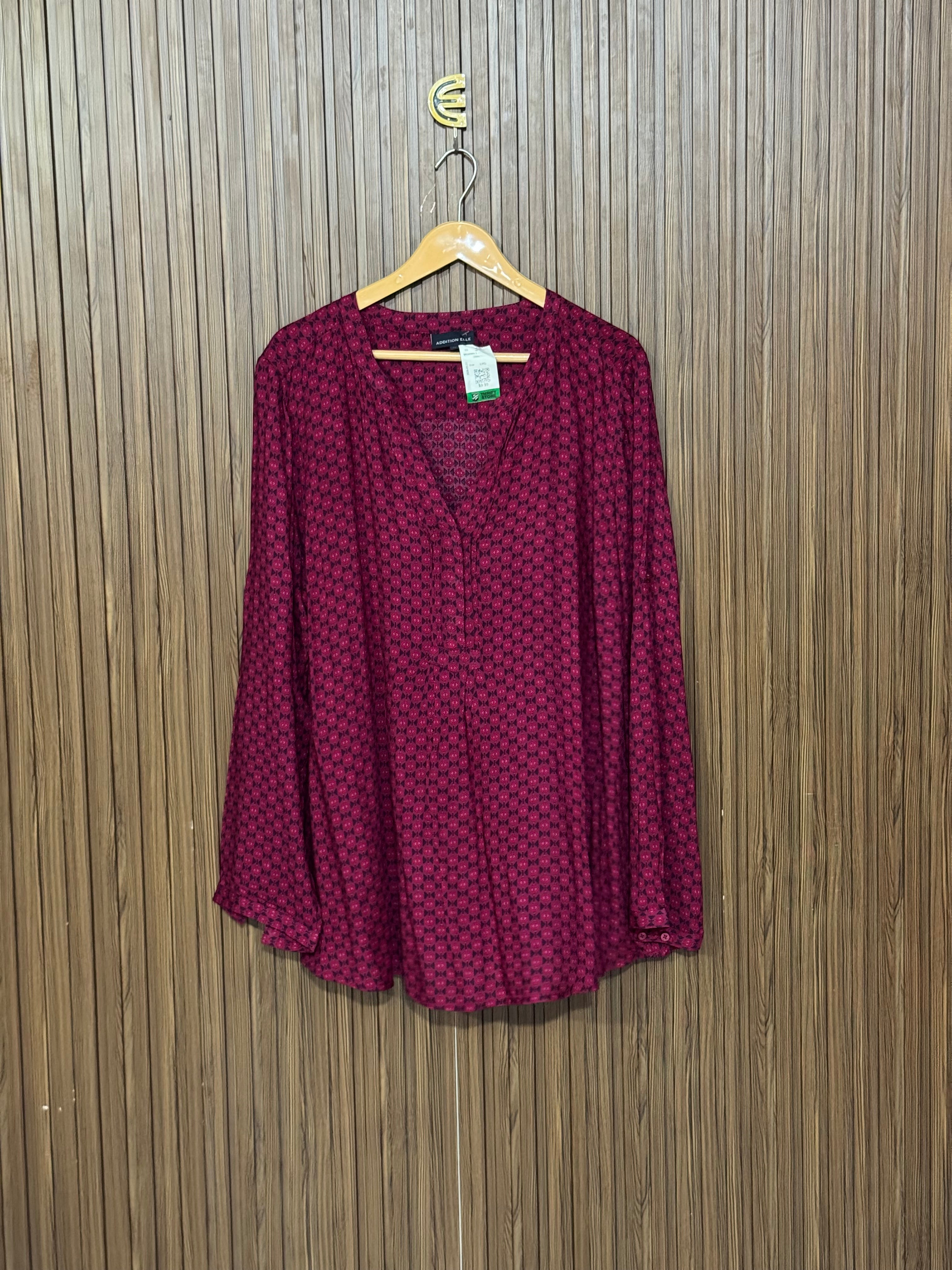 Chest 23 Length 29 Fabric Silk Printed V Neck Top