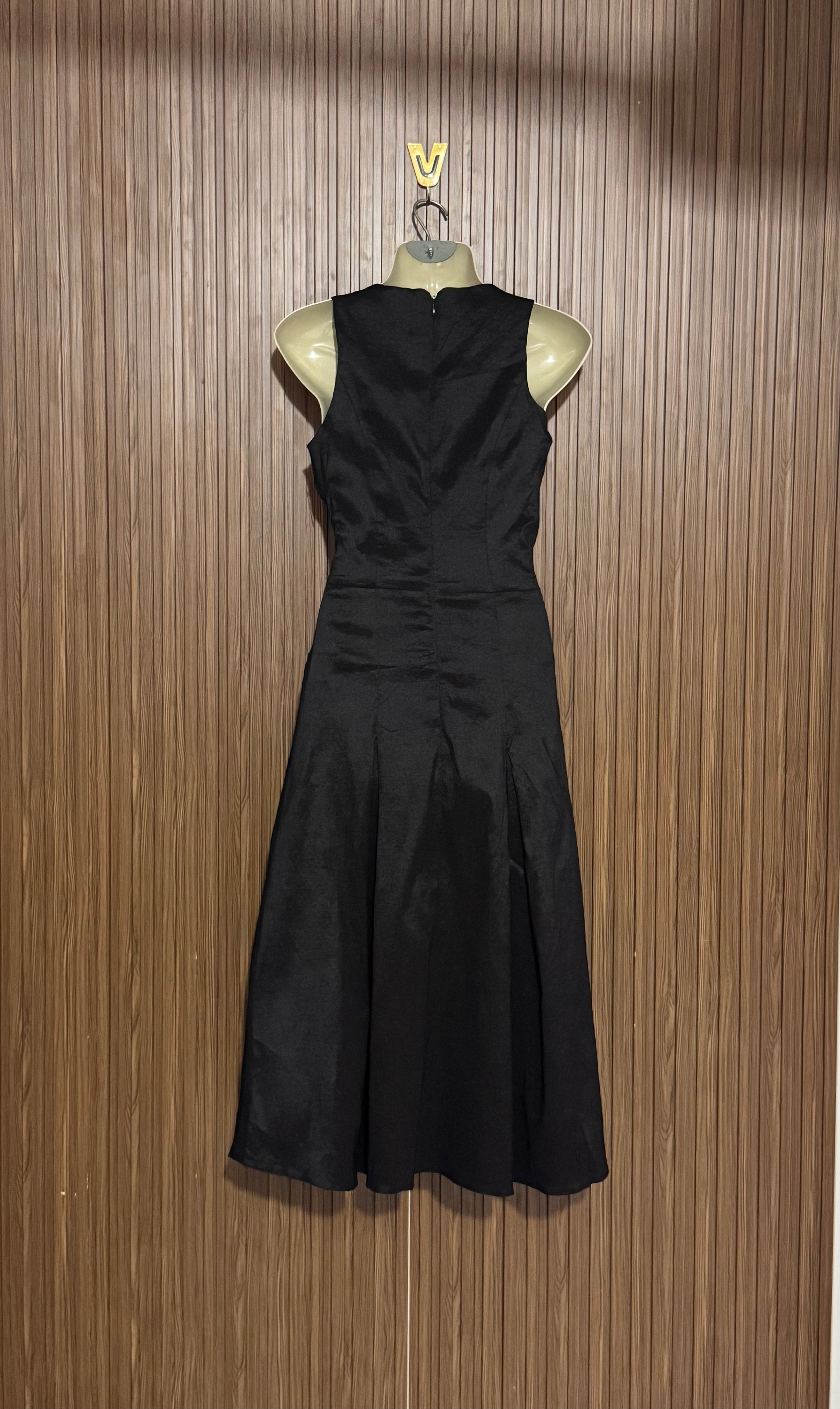 Chest 14 Length 45 Fabric Silk Sleeveless Dress