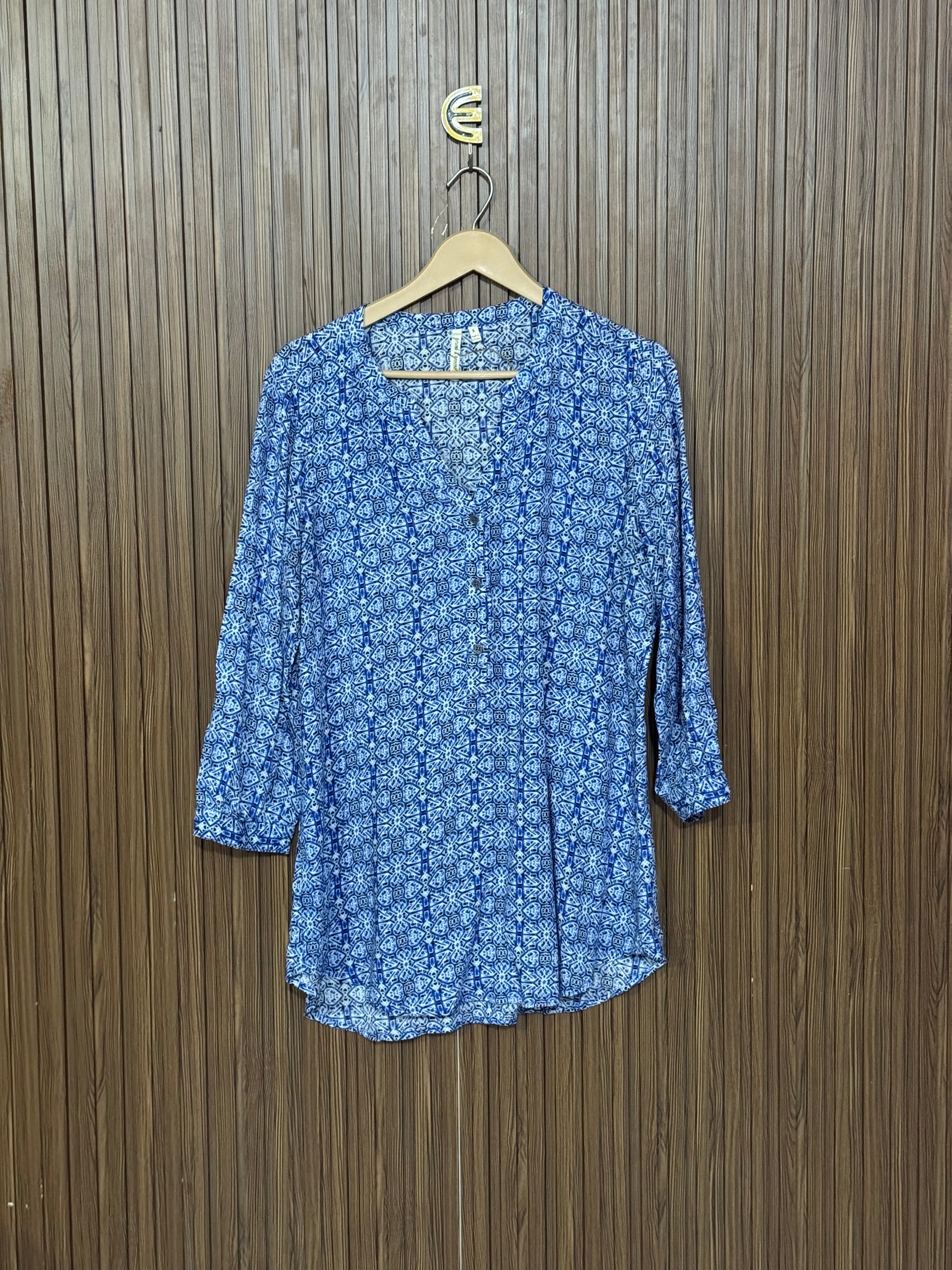 Chest 21 Length 28 Fabric Silk Floral V Neck