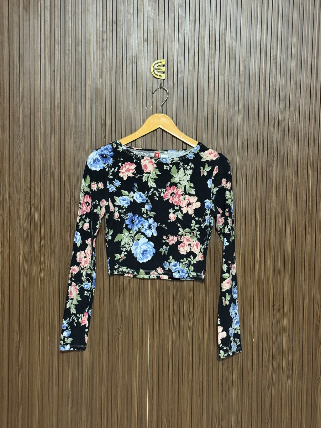 Chest 15 Length 16 Black Floral Print Flower