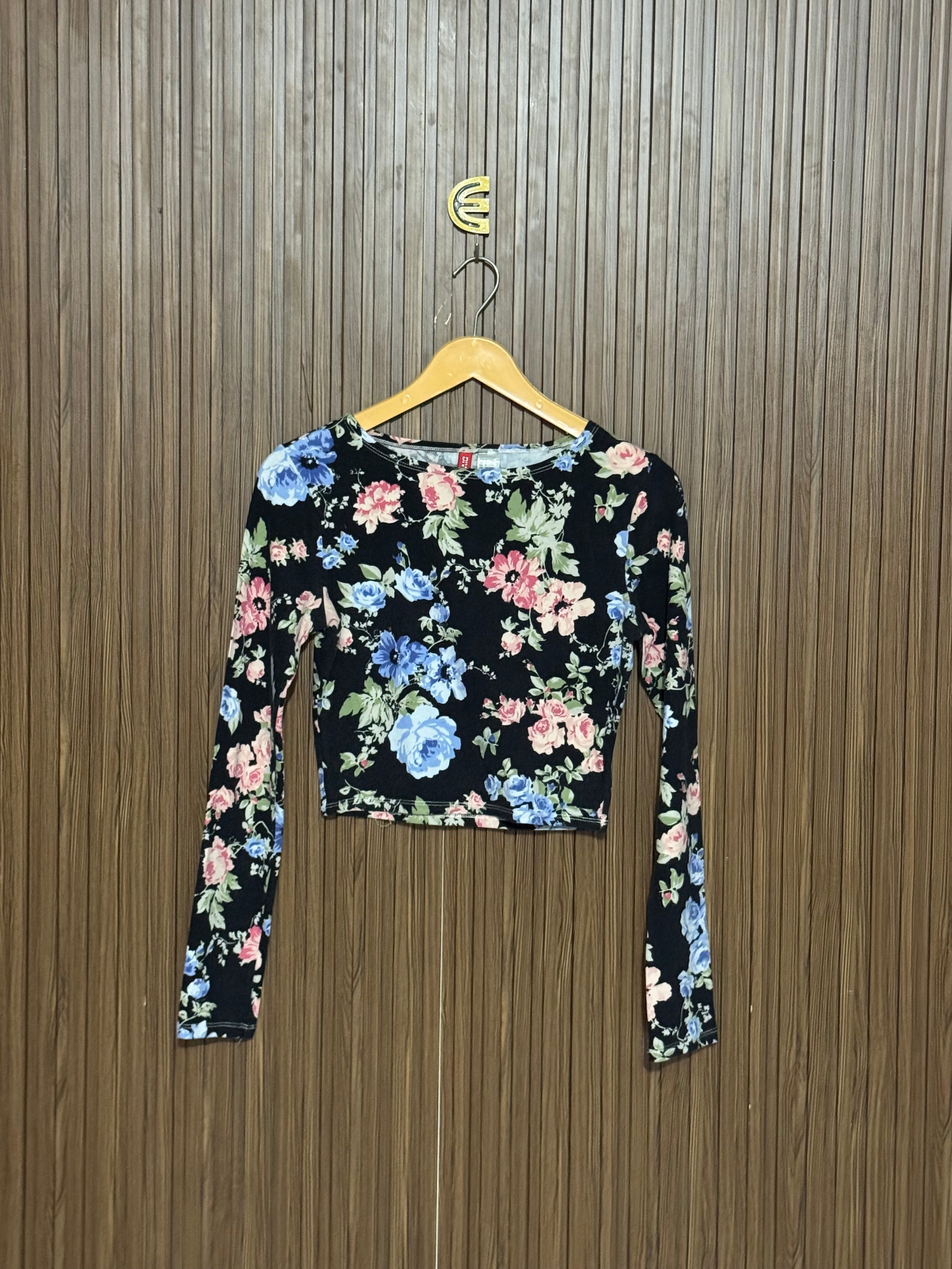 Chest 15 Length 16 Black Floral Print Flower