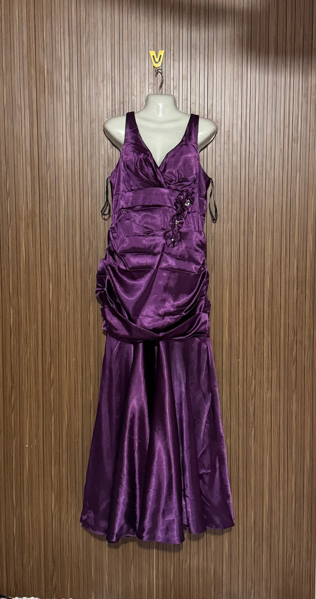 Chest 16 Length 57 Fabric Silk Ruched Gown