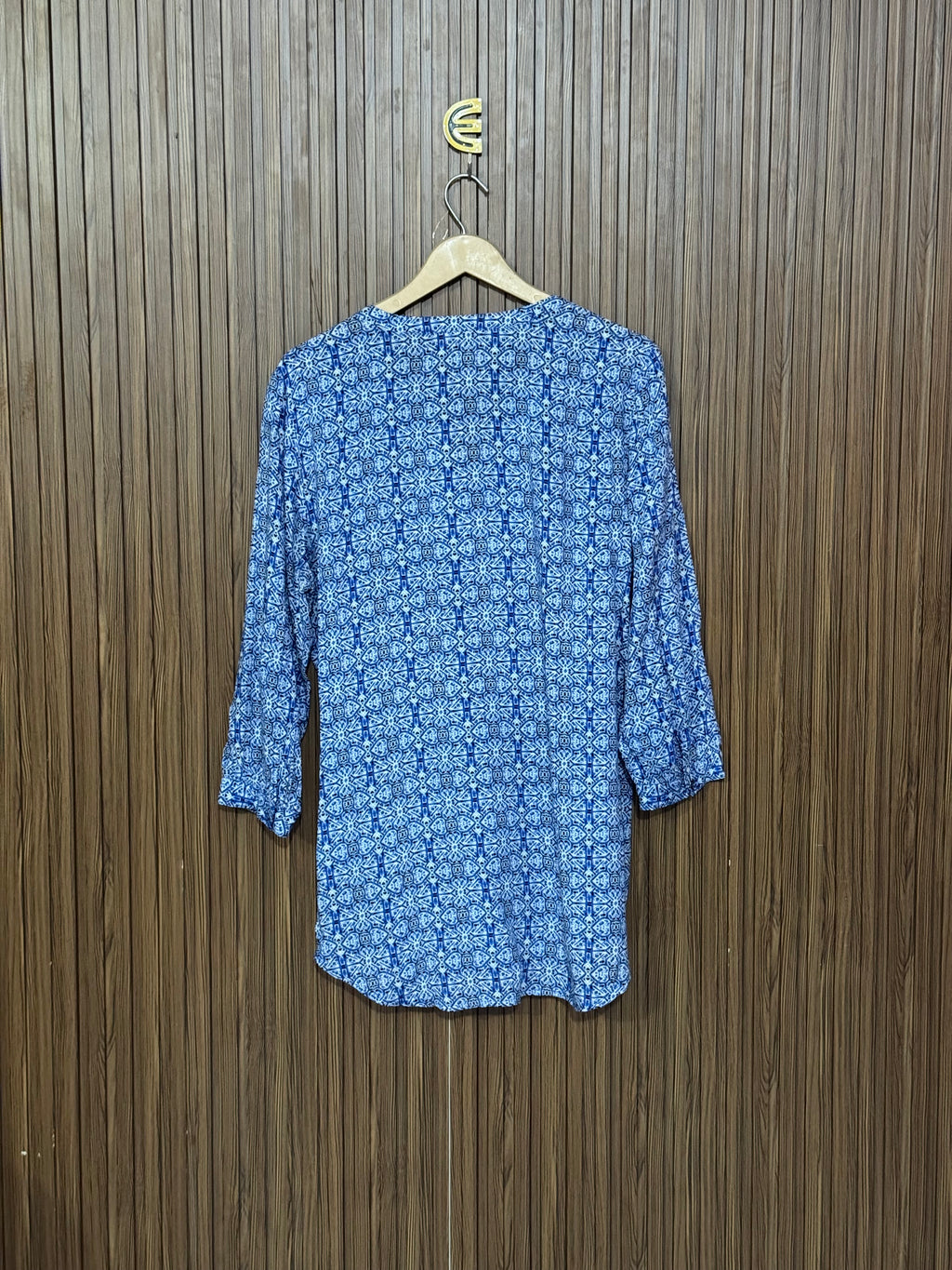 Chest 21 Length 28 Fabric Silk Floral V Neck
