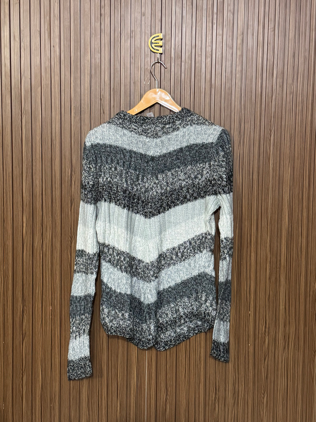 Chest 20 Length 25 V Neck Sweater