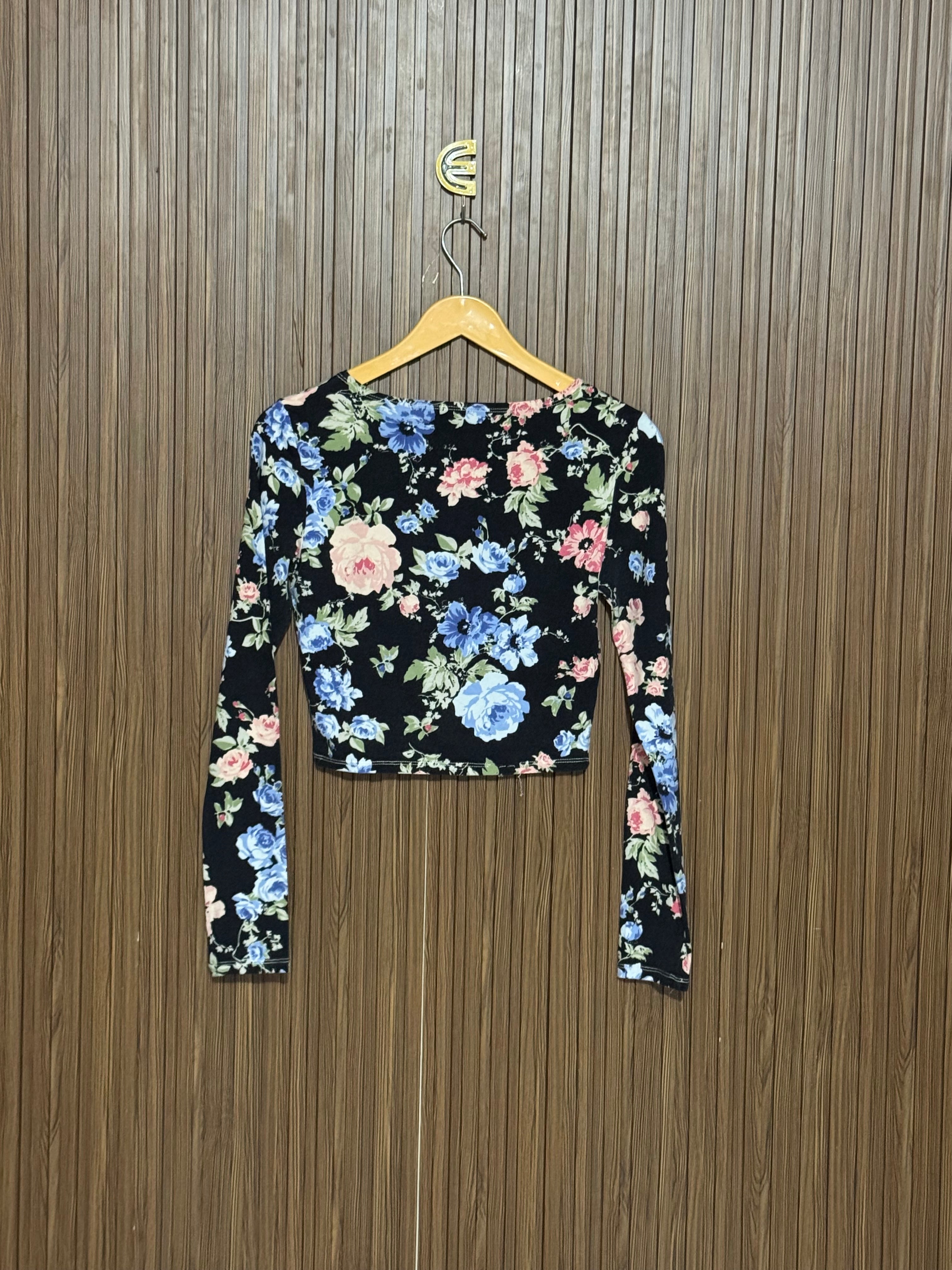 Chest 15 Length 16 Black Floral Print Flower