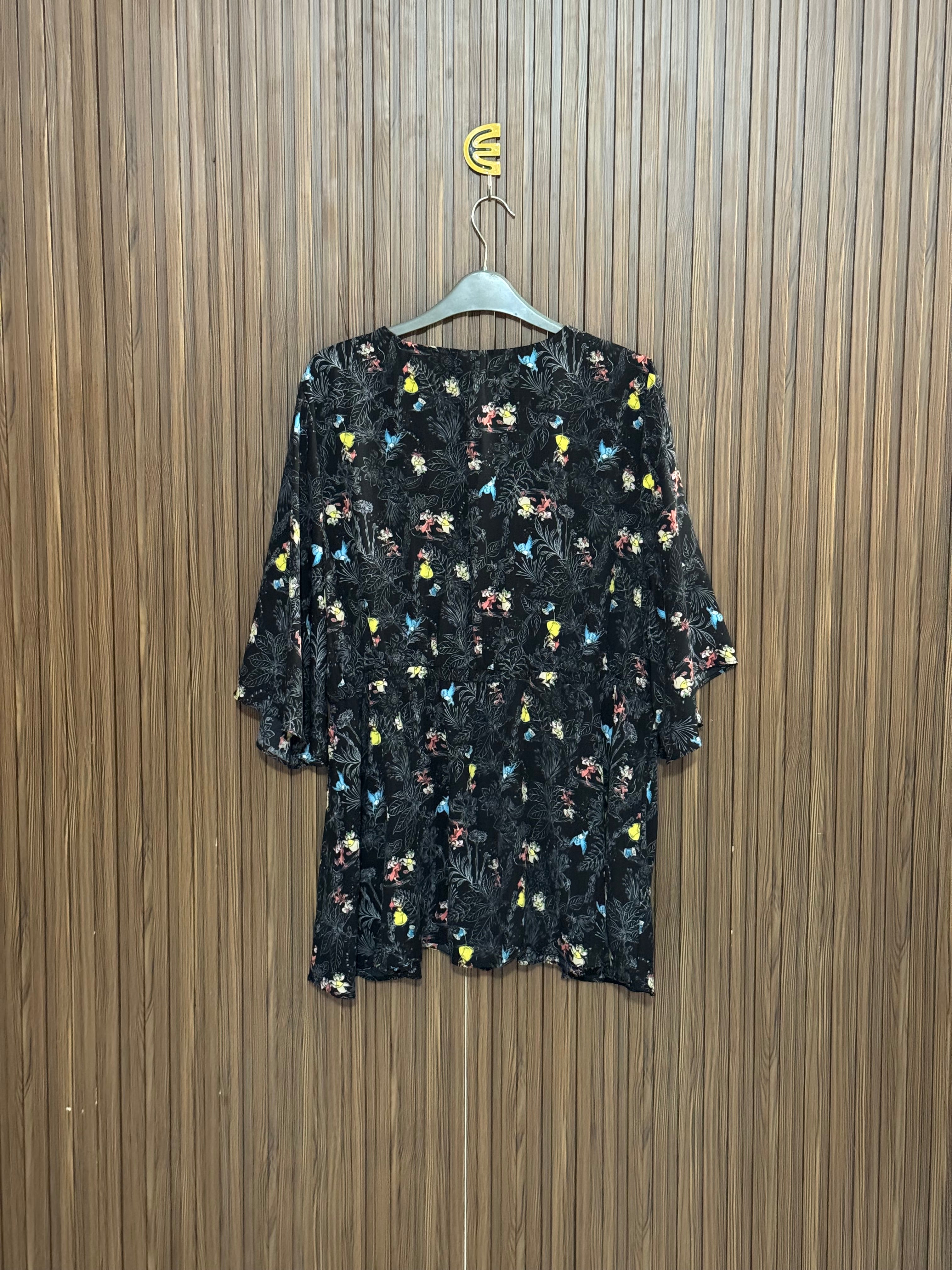Chest 23 length 28 Fabric Nylon Scoop Neck