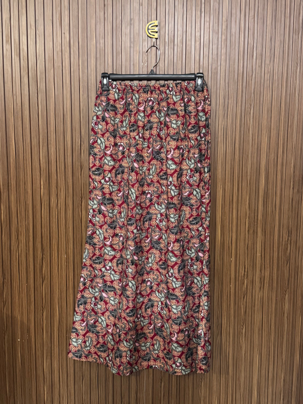 Waist 30 to 32 Length 40 Fabric Silk Glow Skirt