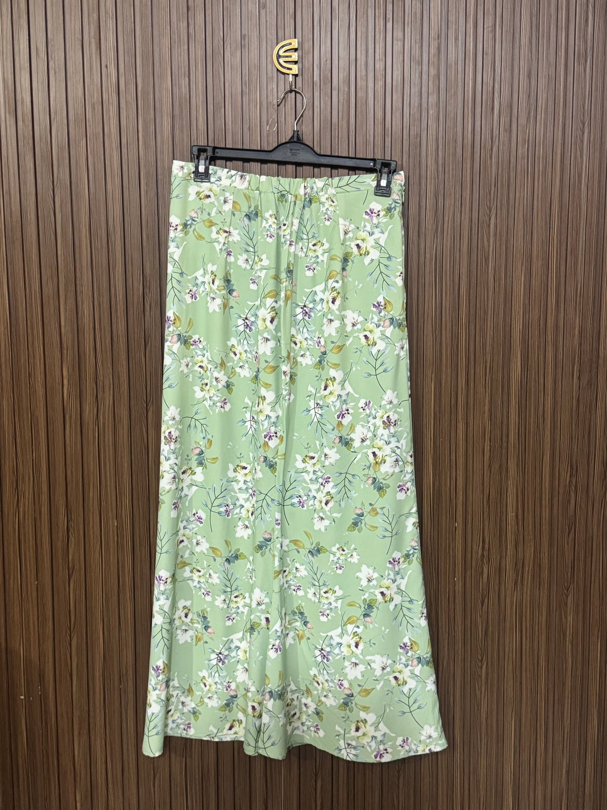Waist 30 to 32 Length 39 Fabric Silk Shine Skirt