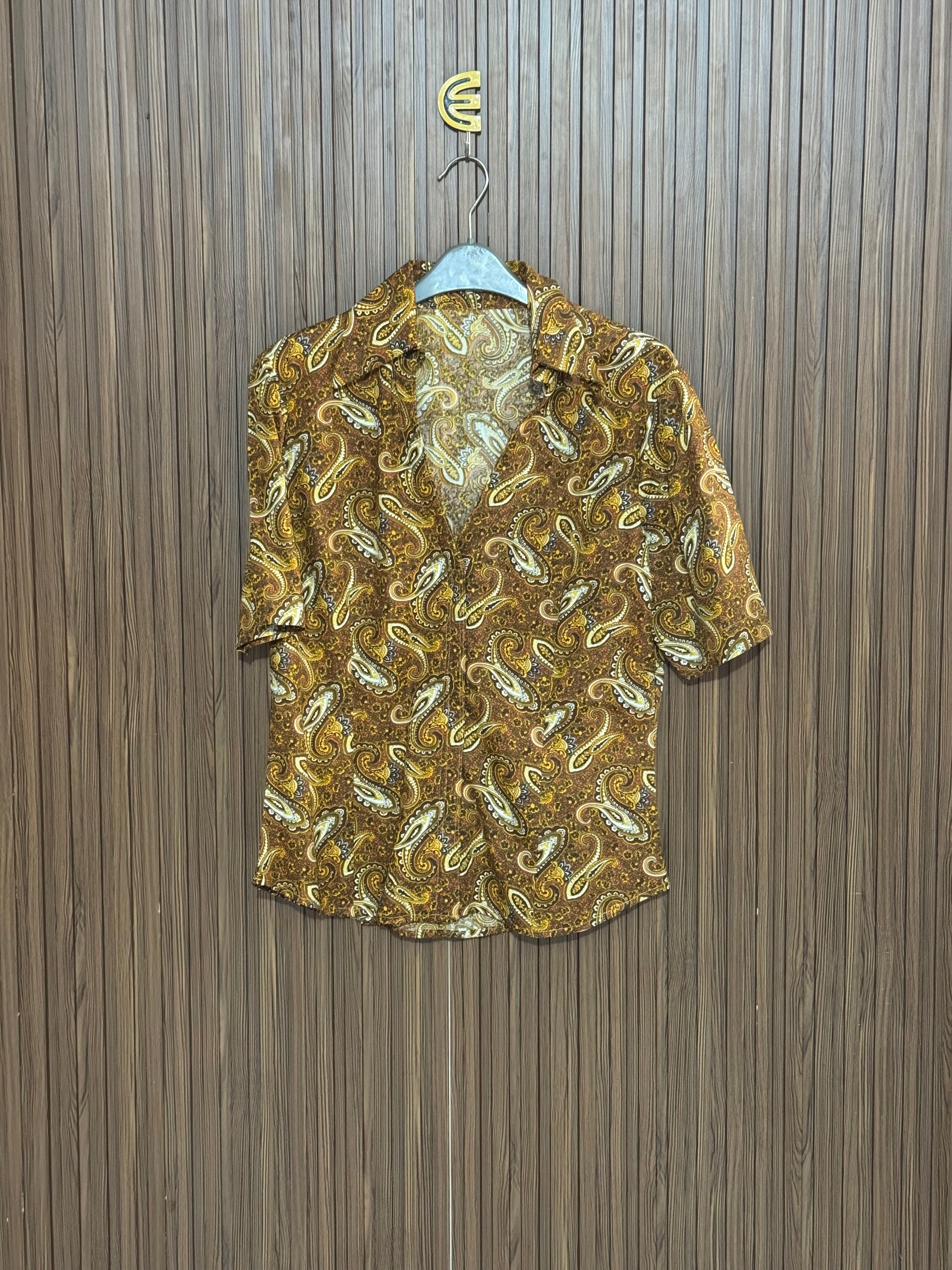 Chest 18 length 25 Fabric Cotton V-Neck Vintage