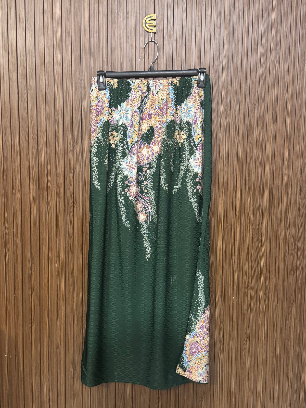 Waist 30 to 32 Length 40 Fabric Silk Shifon Cool Skirt