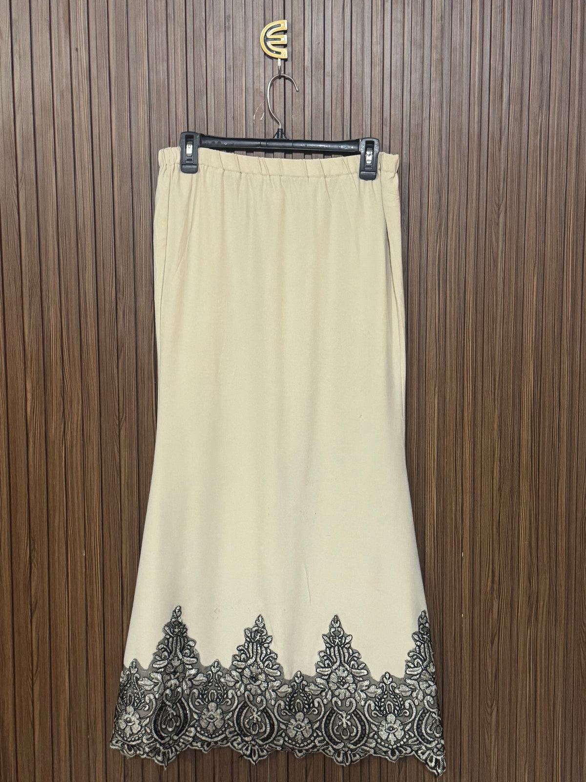 Waist 34 to 36 Length 37 Fabric Silk Chic Skirt
