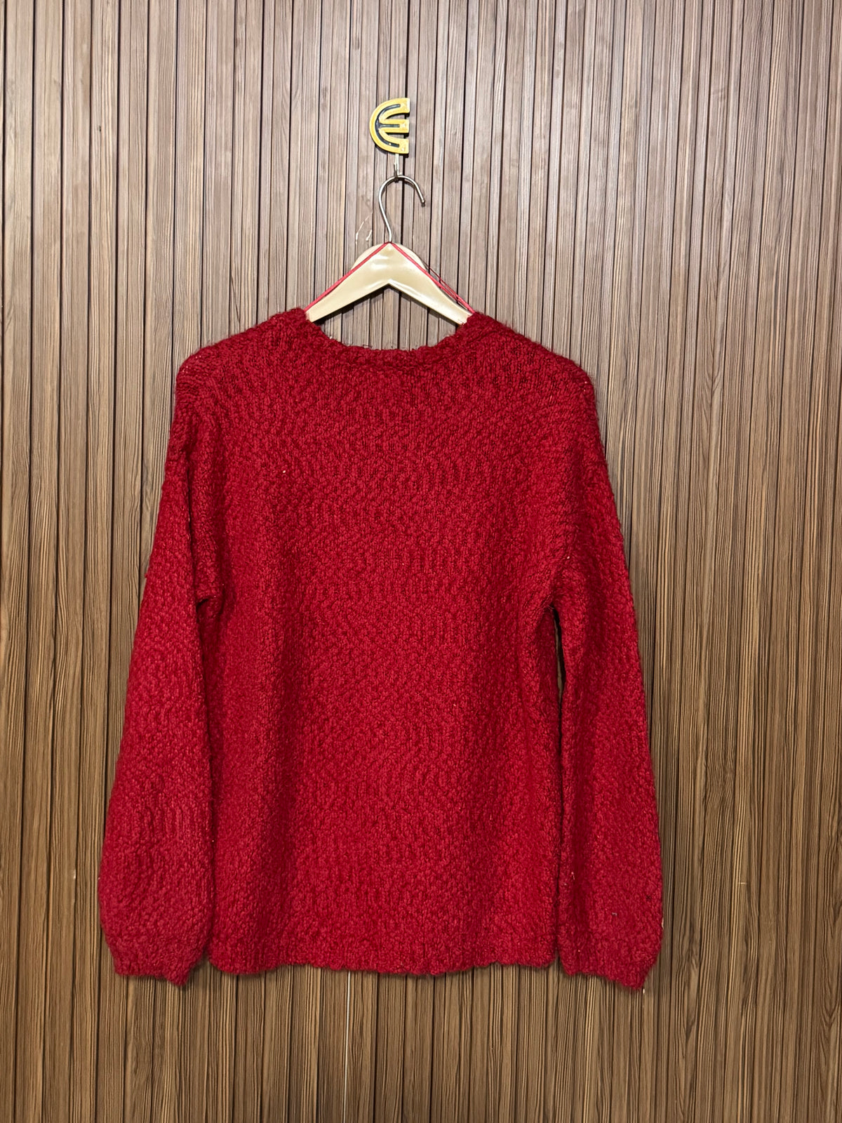 Chest 19 Length 24 White Sweater