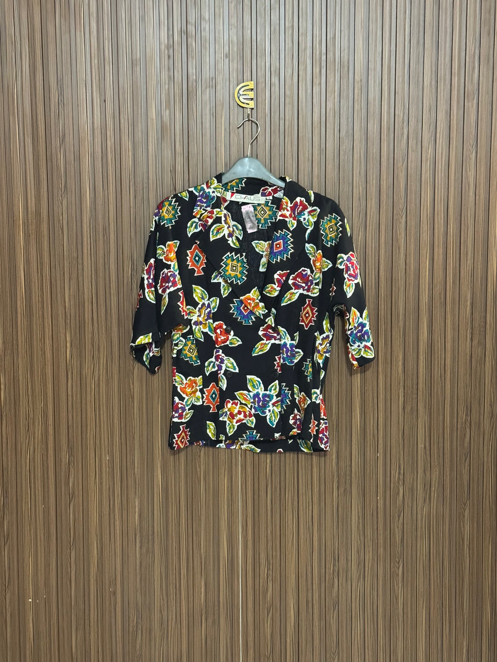 Chest 18 length 23 Fabric Silk Black Abstract