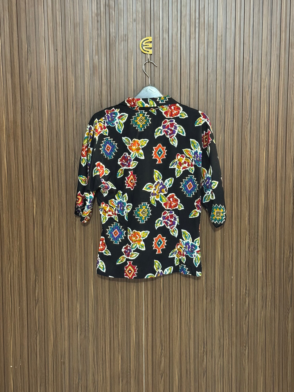 Chest 18 length 23 Fabric Silk Black Abstract