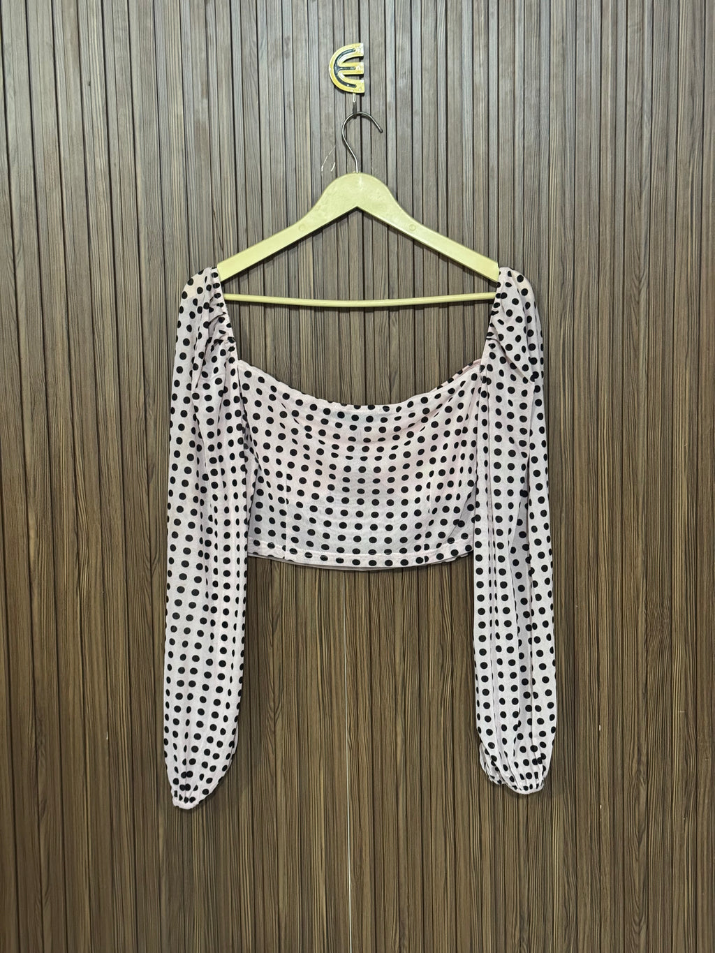 Chest 18 Length 14 Modern crop top