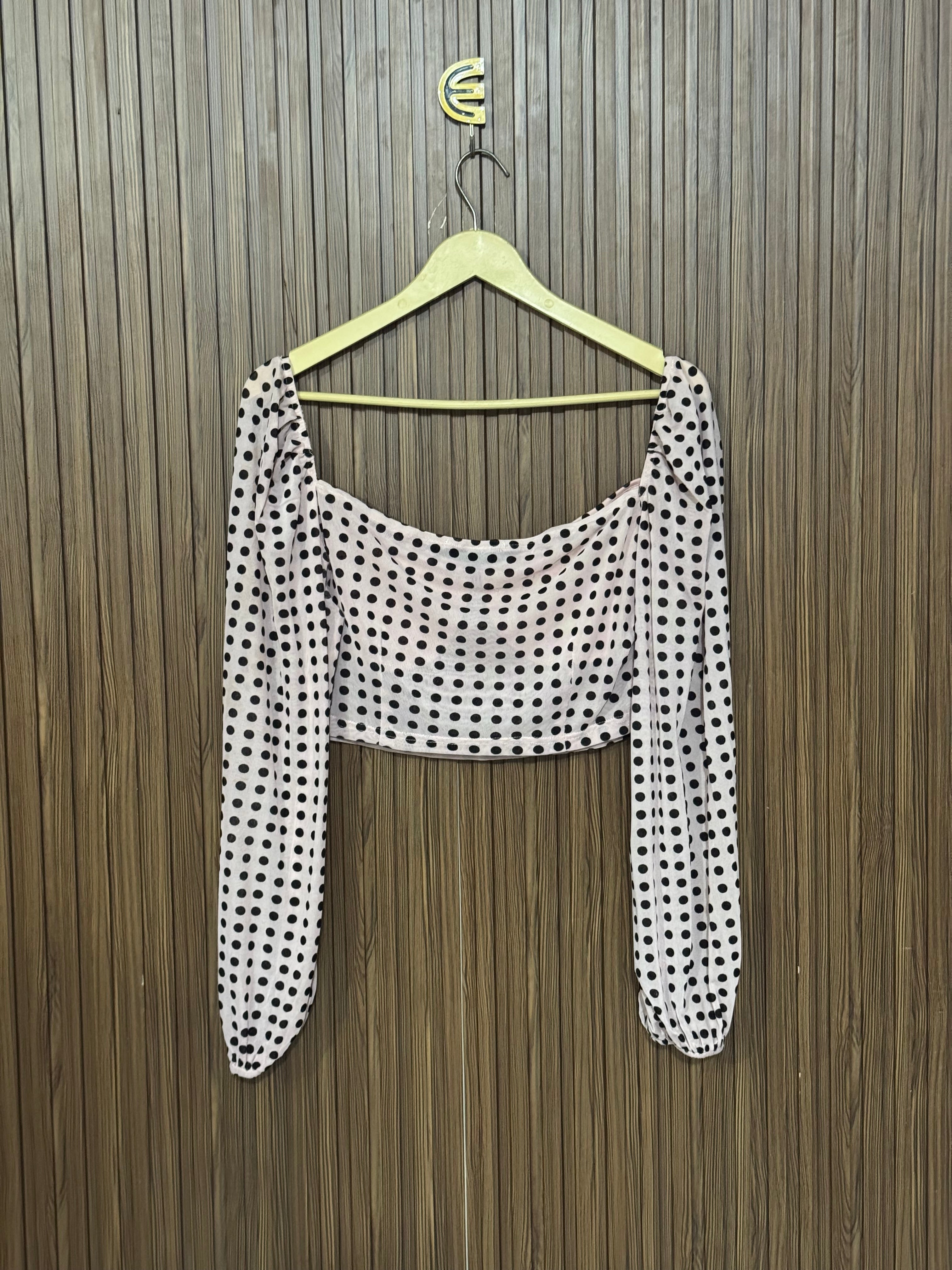 Chest 18 Length 14 Modern crop top
