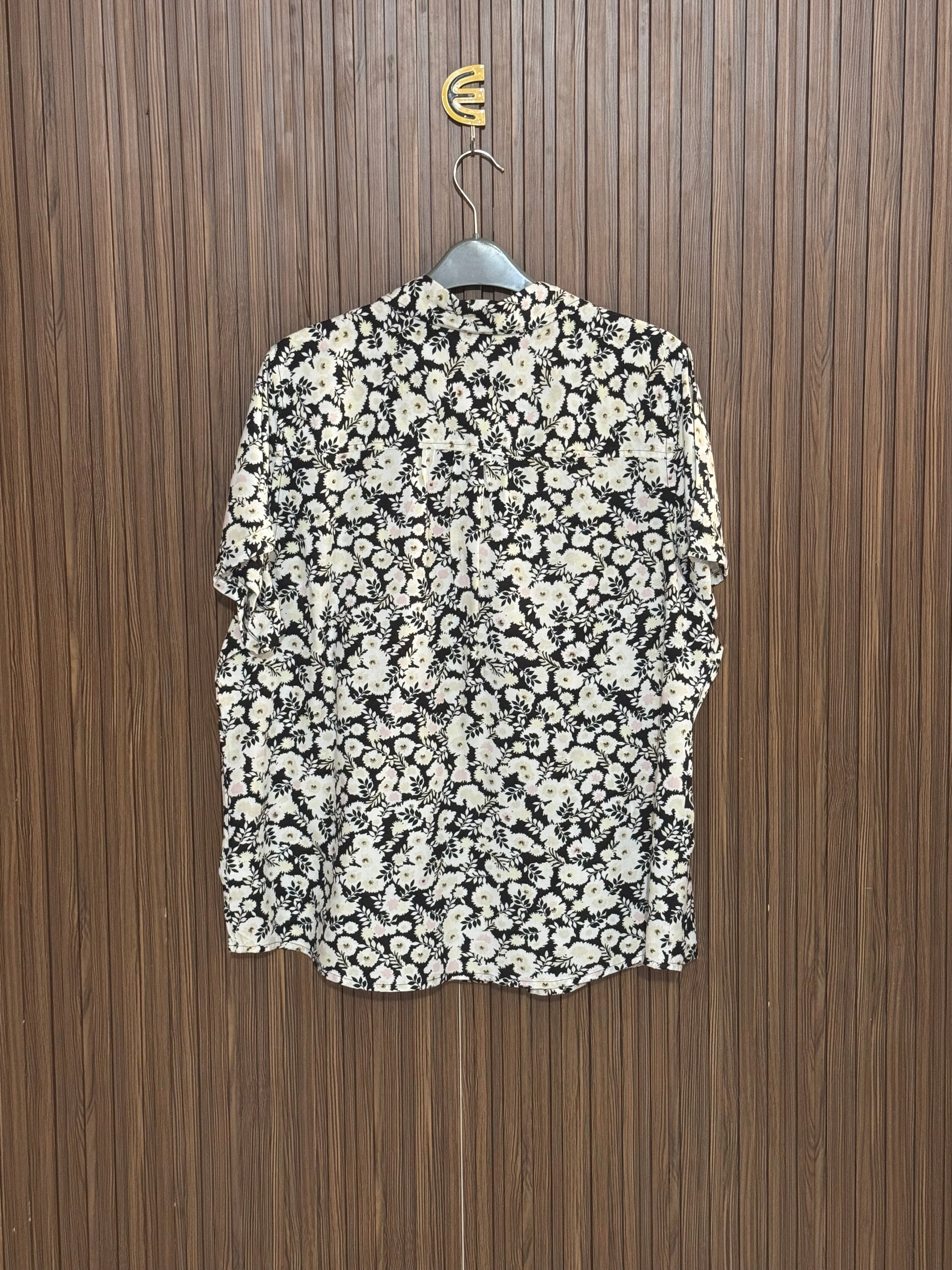 Chest 23 length 26 Fabric Nylon Black Daisy Print