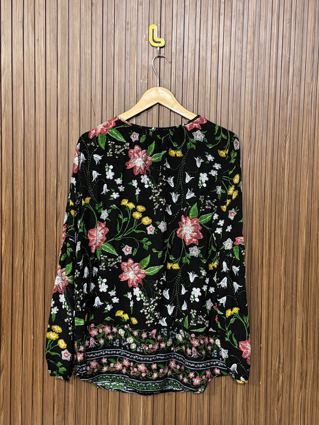 Chest 21 Length 28 Fabric Silk Relaxed Full Sleeves