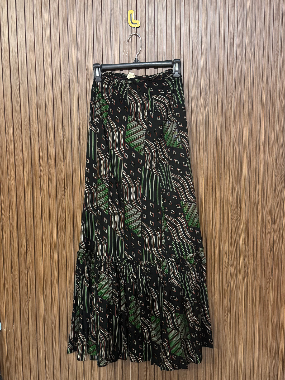 Waist 24 to 26 Length 40 Fabric Silk Embroidered Skirt