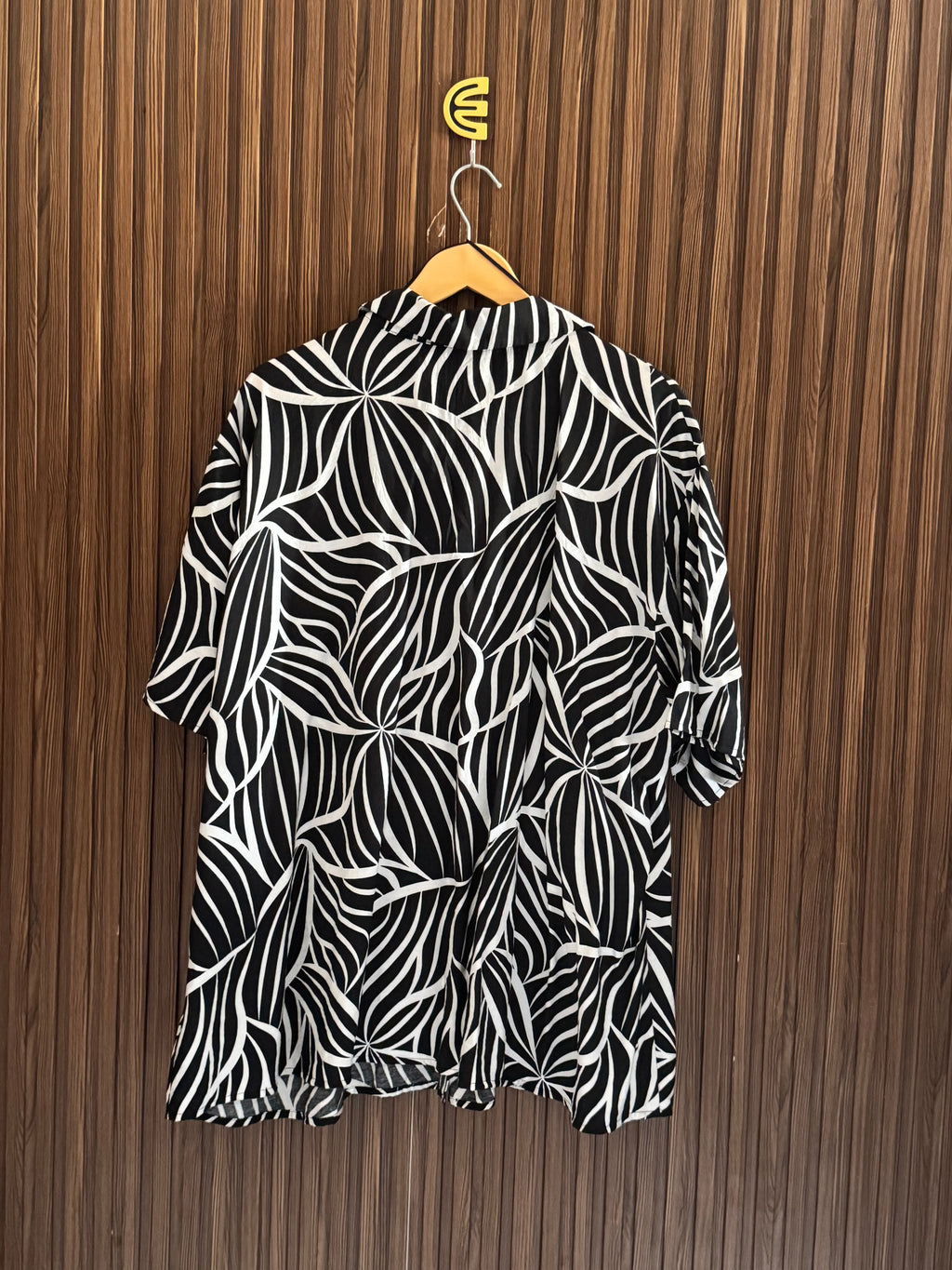 Chest 26 Length 28 Fabric Silk Casual Sleeves