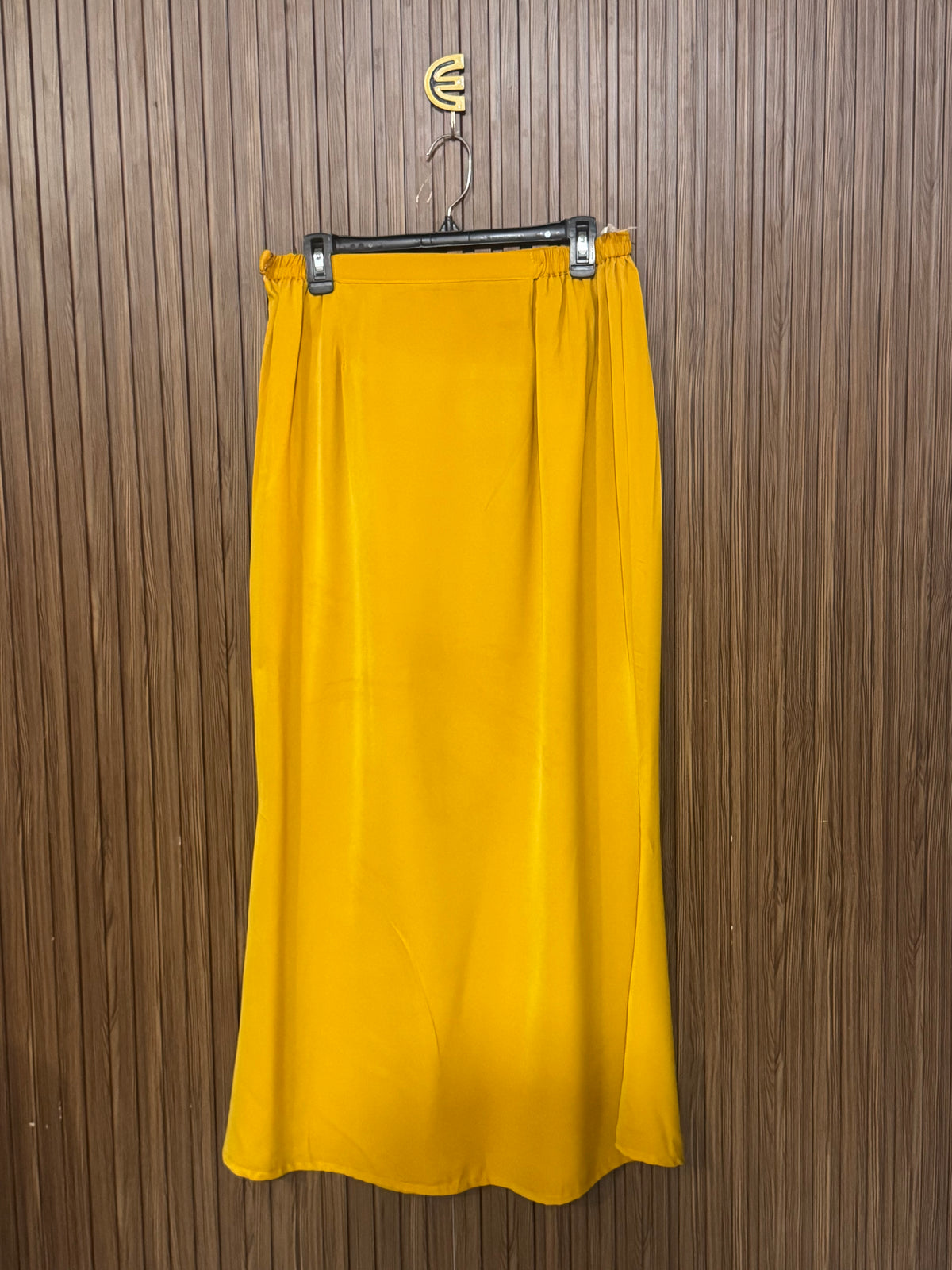 Waist 32 to 34 Length 39 Fabric Silk Slim Fit Skirt