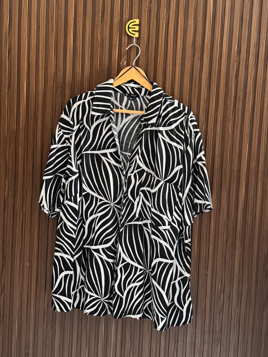 Chest 26 Length 28 Fabric Silk Casual Sleeves