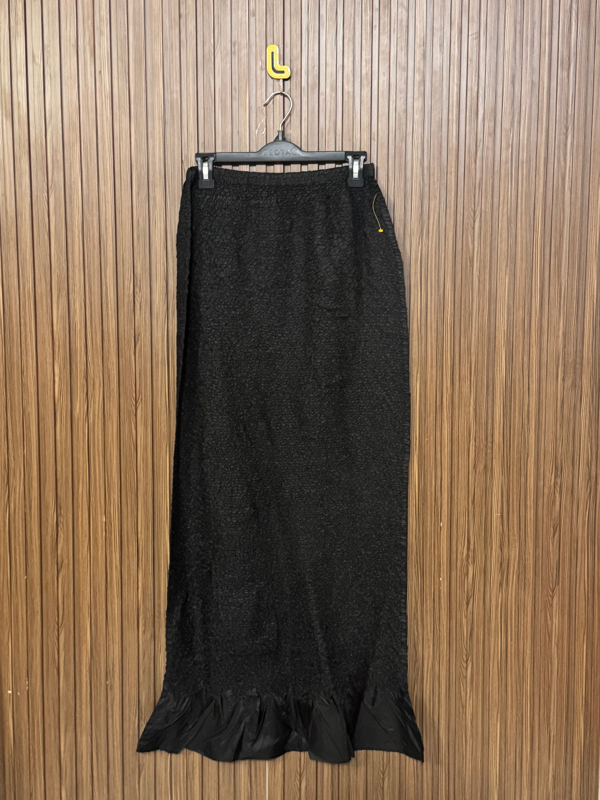 Waist 32 to 34 Length 41 Fabric Silk Sequin Skirt
