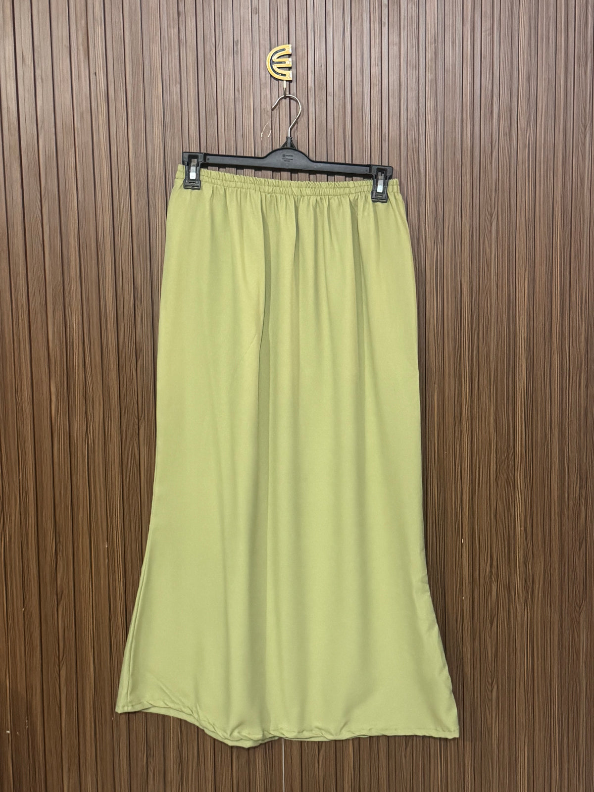 Waist 32 to 34 Length 36 Fabric Silk Flare Fit Skirt