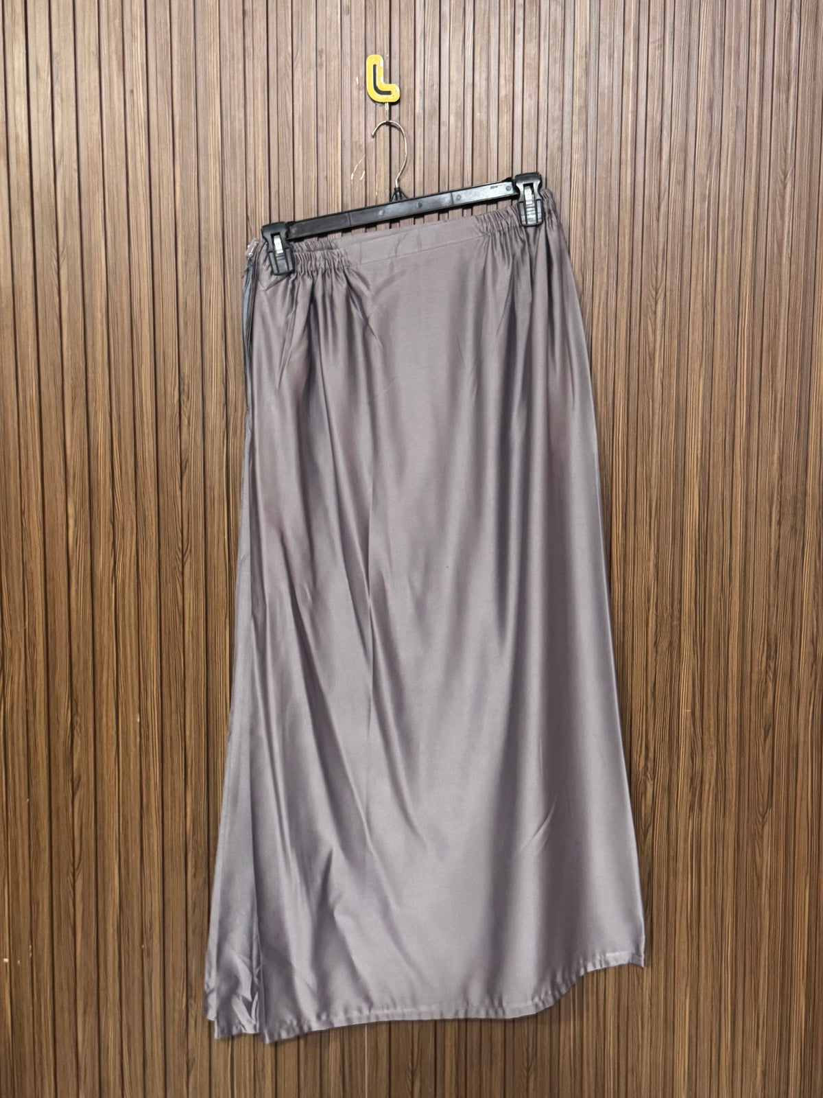 Waist 30 to 32 Length 38 Fabric Silk Stylish Skirt