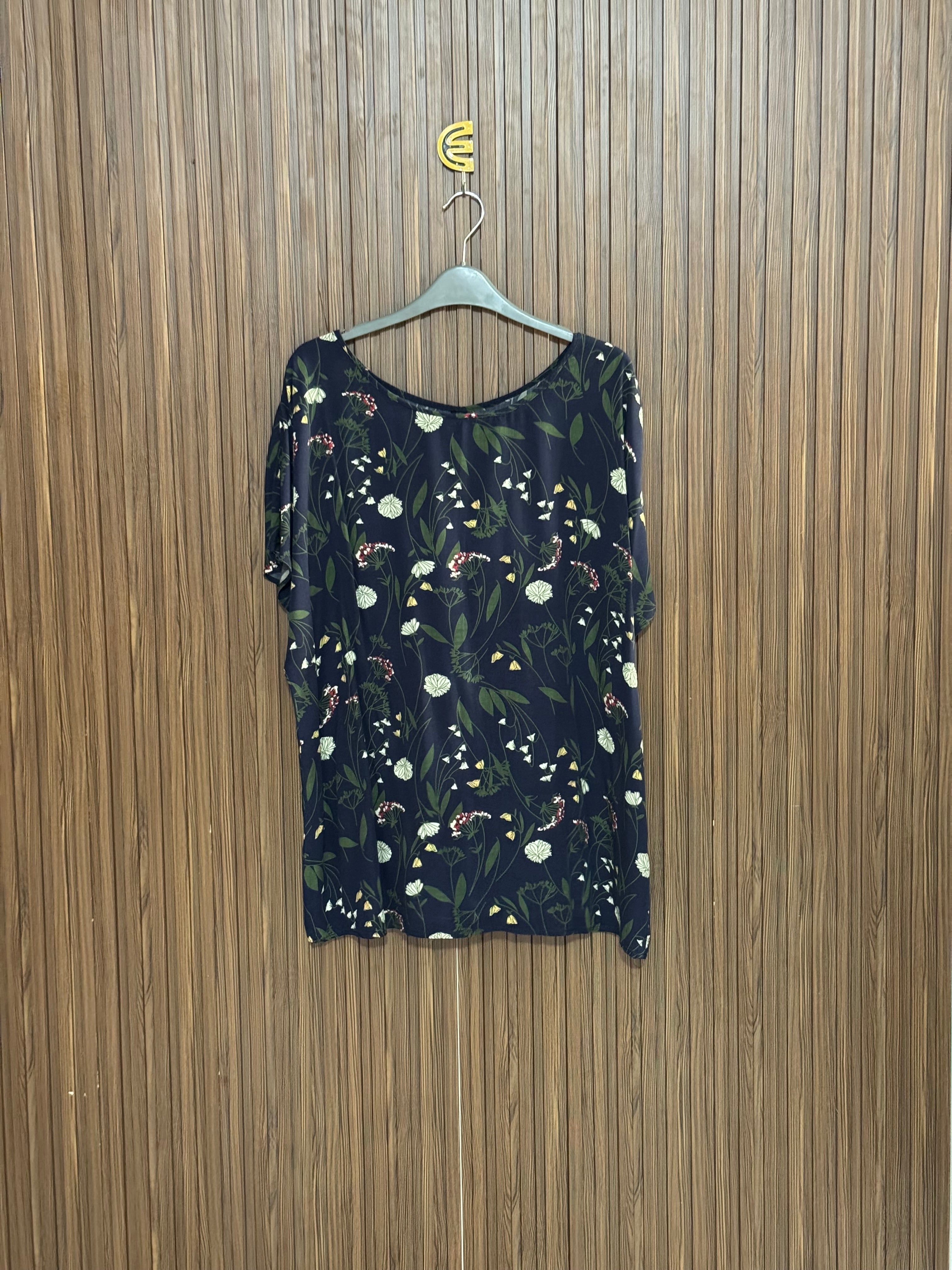 Chest 23 length 28 Fabric Nylon Wildflower Printed