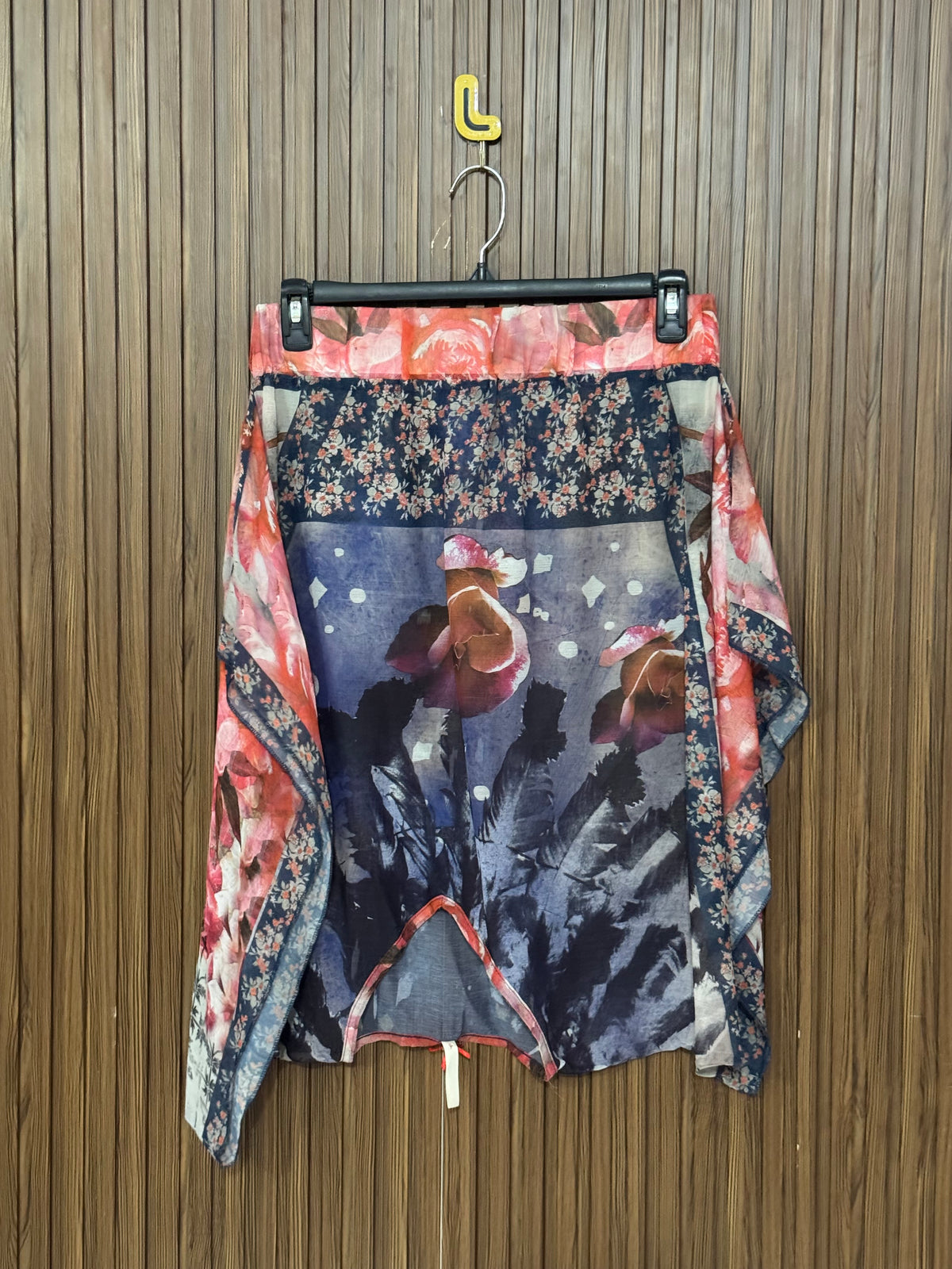 Waist 30 to 32 Length 33 Fabric Silk Ruffle Skirt