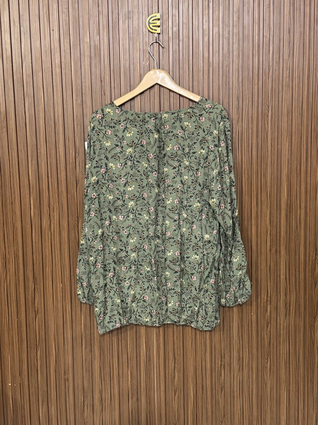 Chest 22 Length 28 Fabric Silk Full Sleeve Style