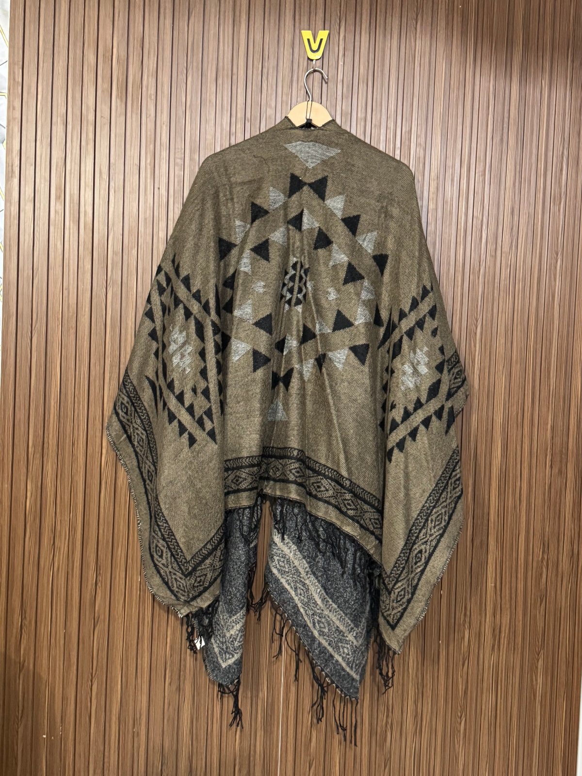 Western Elegant Touch Shawl