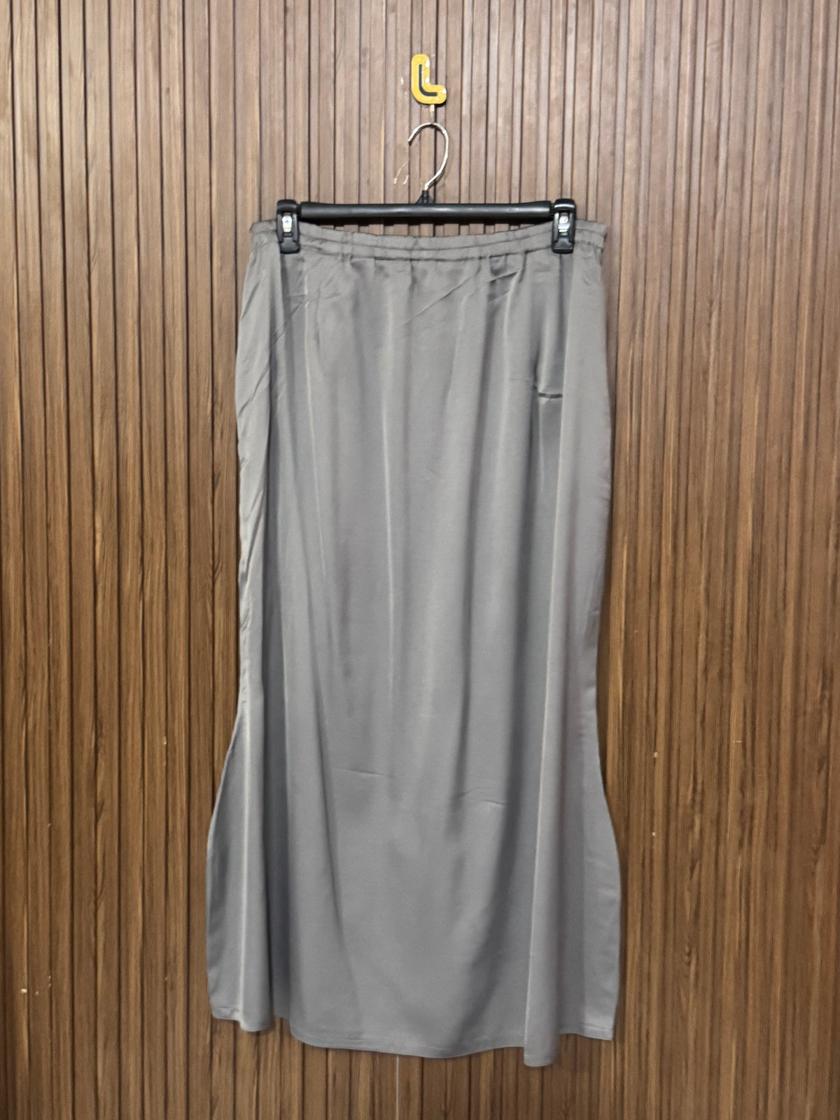 Waist 38 to 40 Length 39 Fabric Silk Satin Skirt