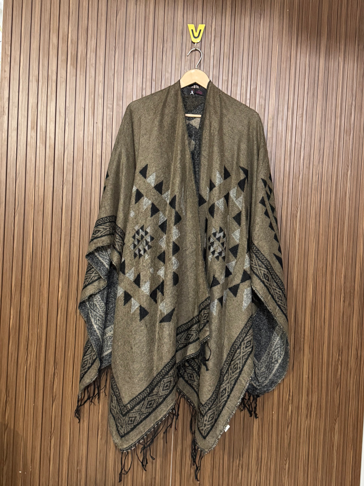 Western Elegant Touch Shawl