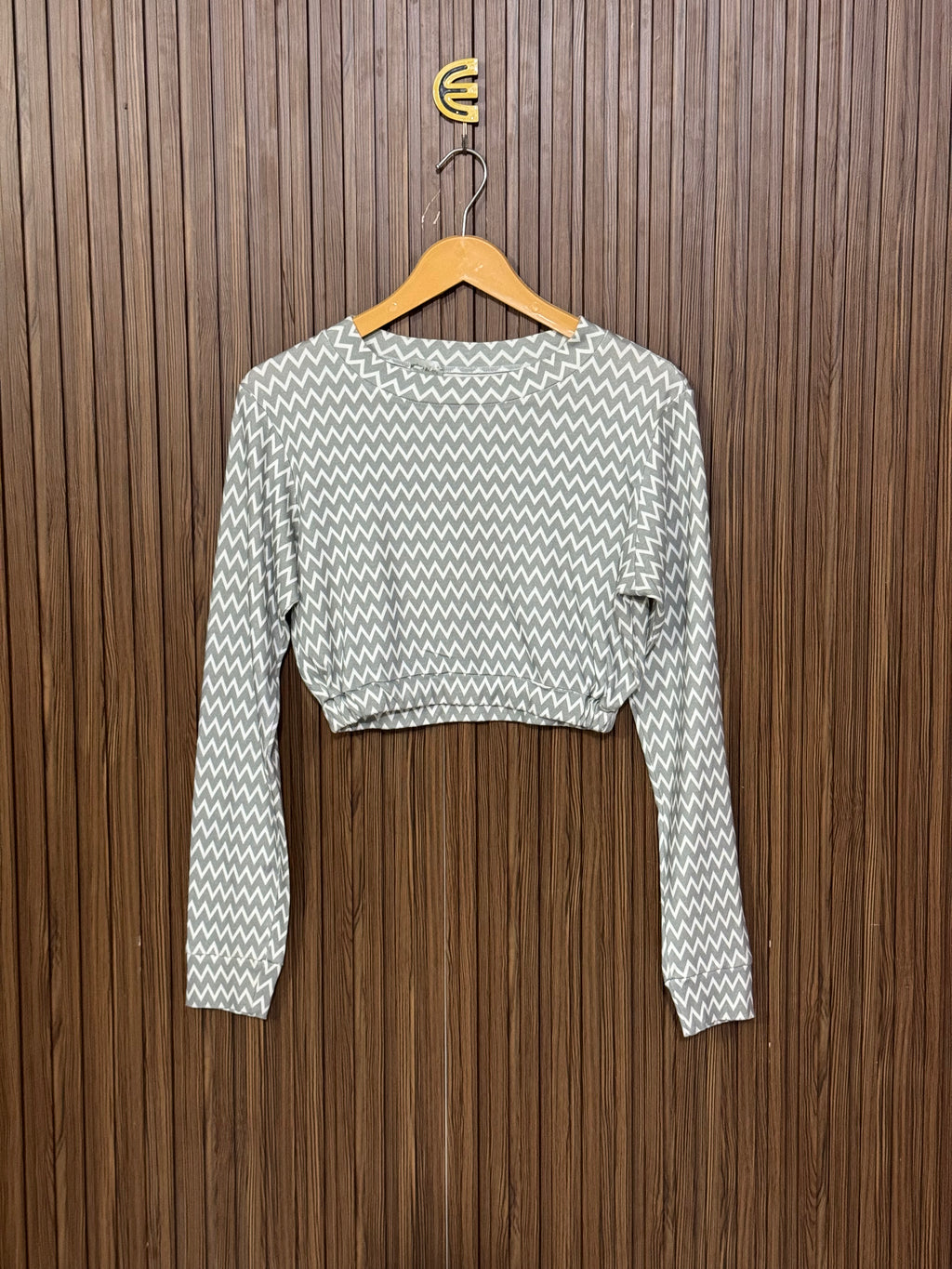 Chest 17 Length 15 Velvet Style crop top