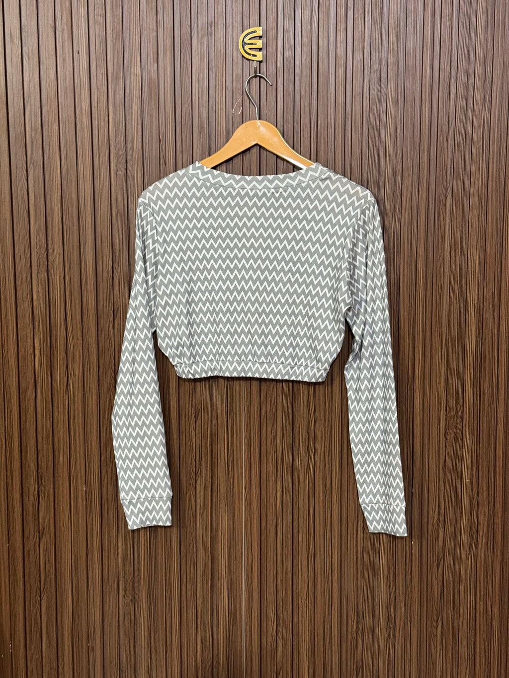 Chest 17 Length 15 Velvet Style crop top