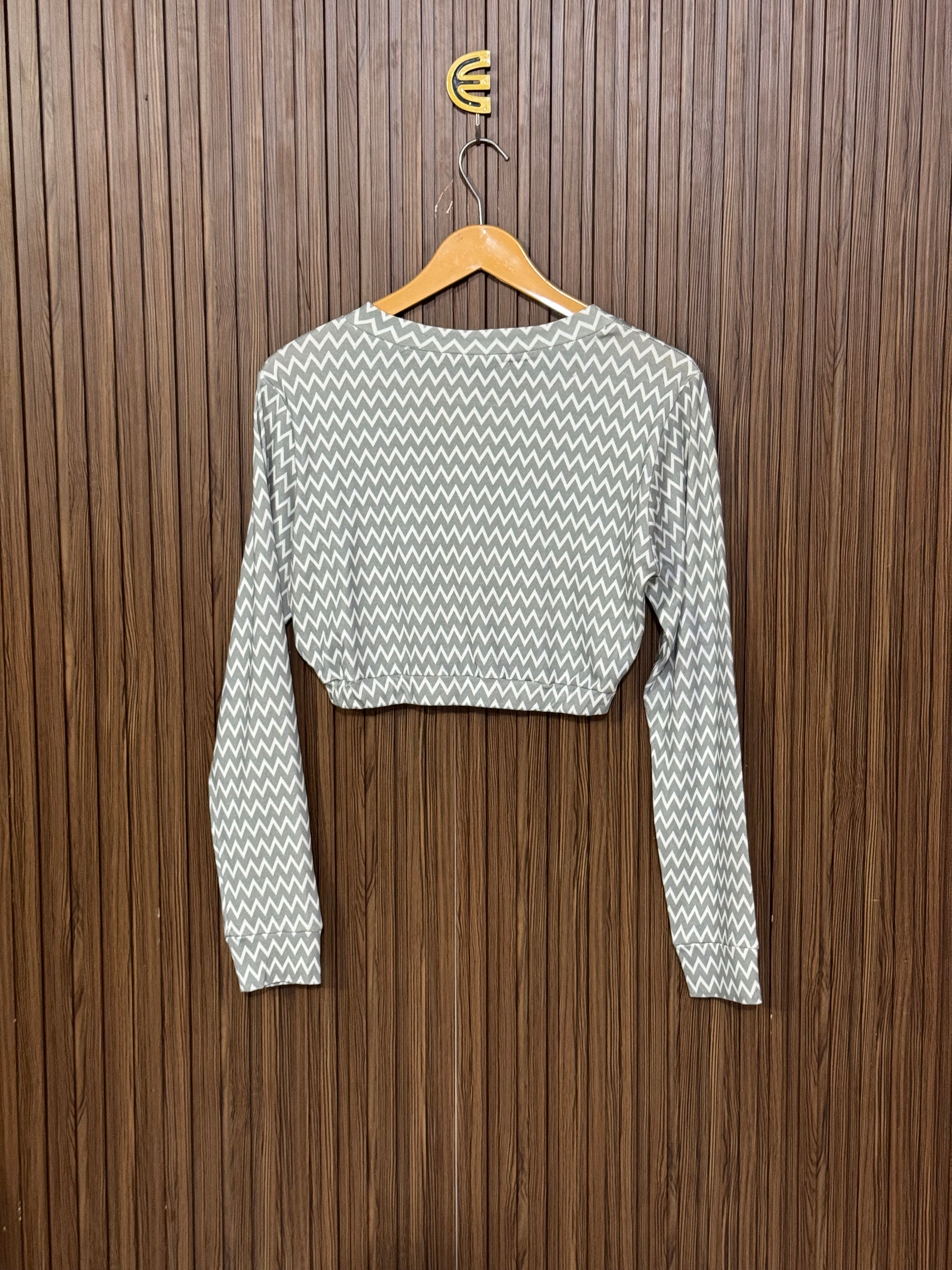 Chest 17 Length 15 Velvet Style crop top