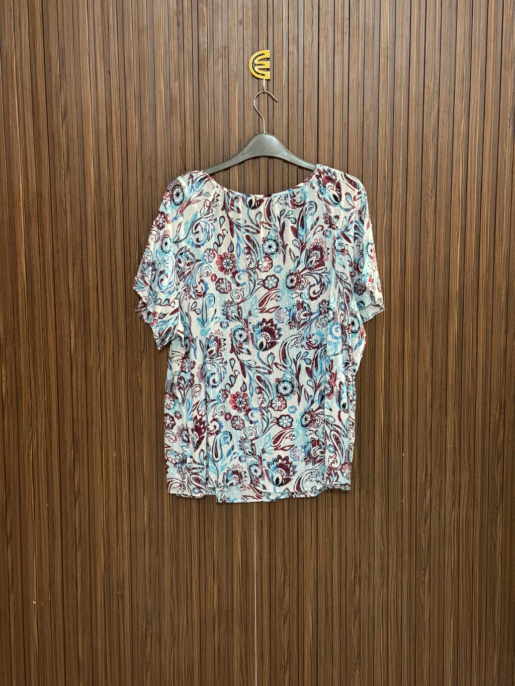 Chest 22 length 27 Fabric Nylon Paisley Print