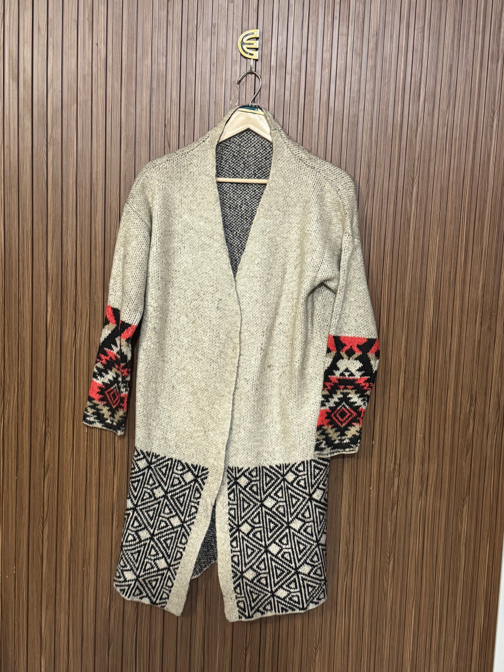 Chest Medium Length 39 Light Sweater
