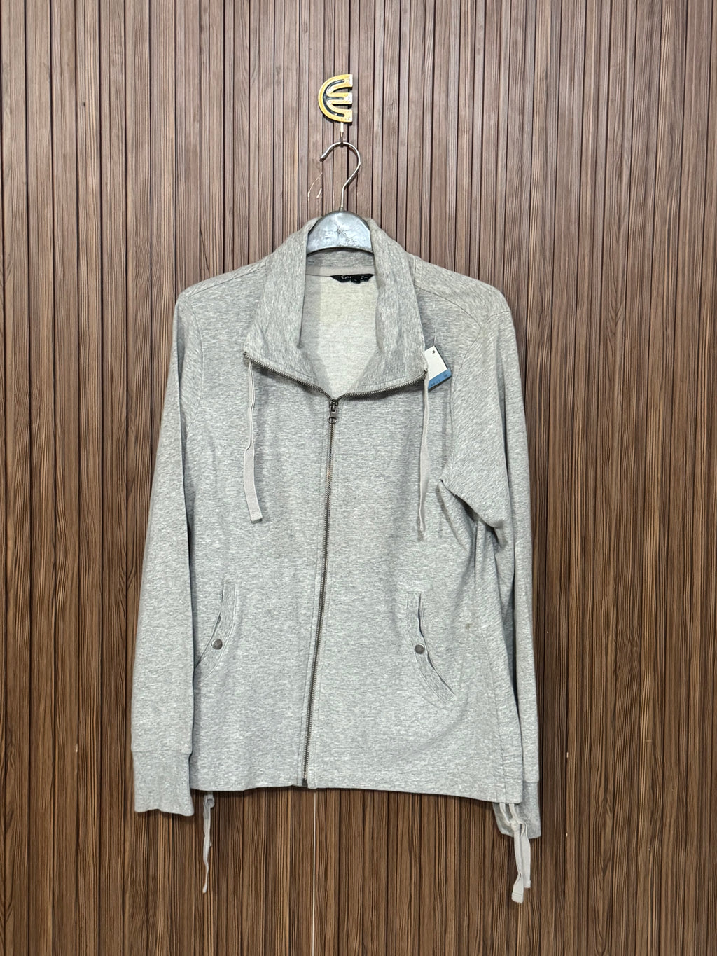 Chest 19 Length 24 Elegant Zip