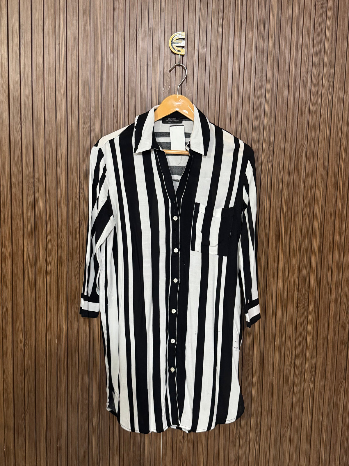 Chest 18 Length 32 Fabric Silk Graphic Top