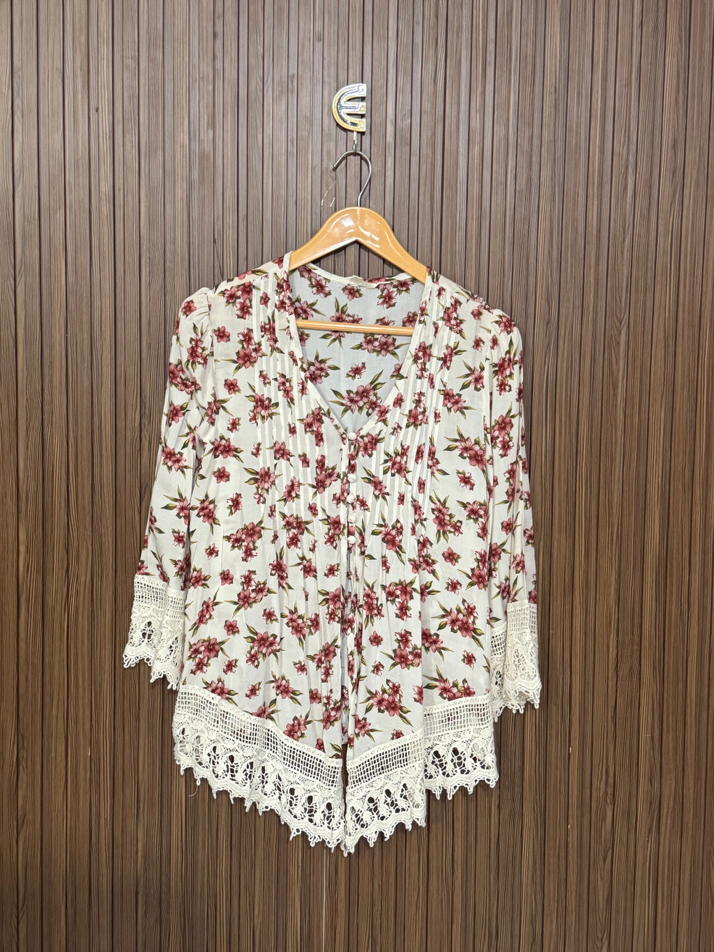 Chest 19 Length 23 Fabric Silk Beauty Top