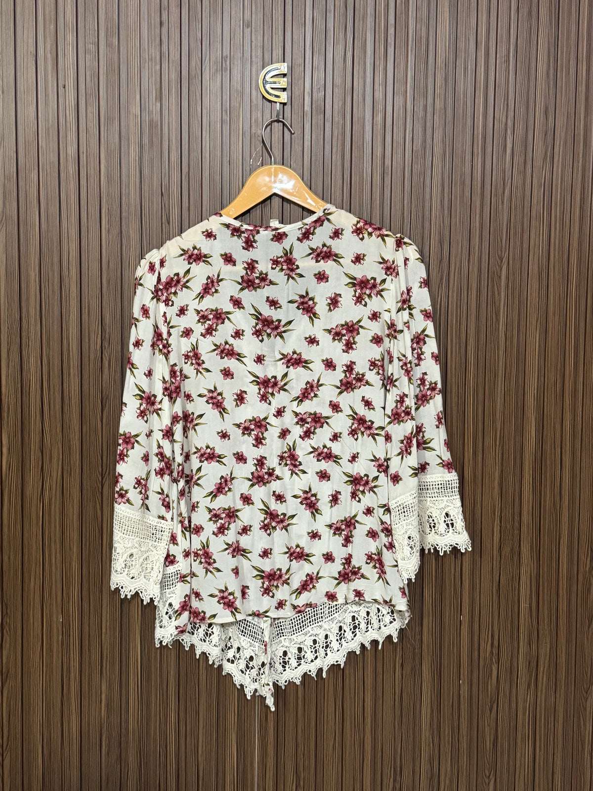 Chest 19 Length 23 Fabric Silk Beauty Top