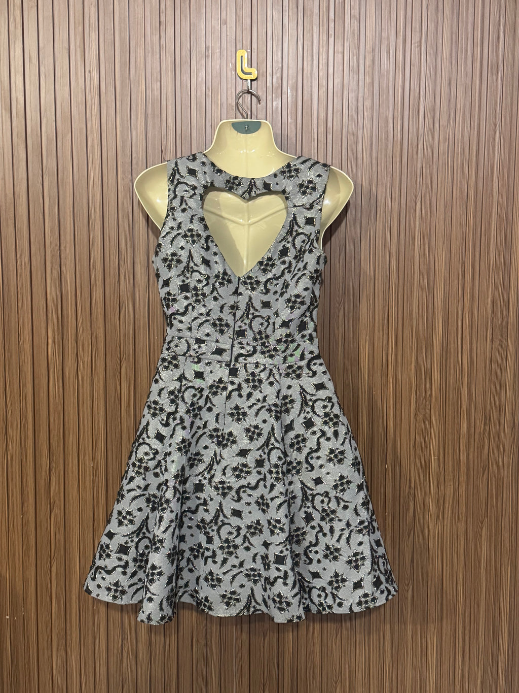 Chest 18 Length 32 Fabric Silk Crystal Dream
