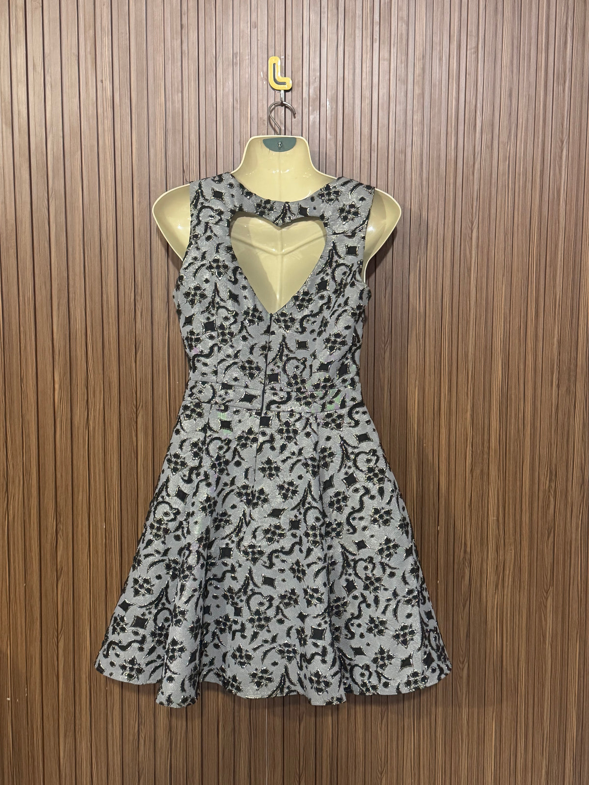 Chest 18 Length 32 Fabric Silk Crystal Dream