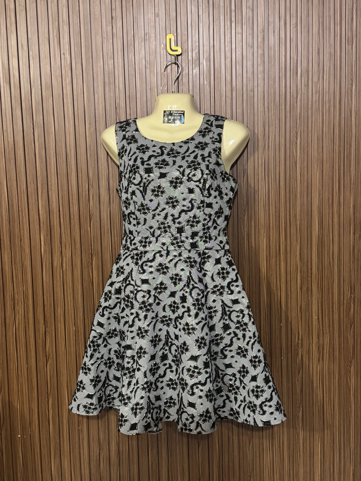 Chest 18 Length 32 Fabric Silk Crystal Dream